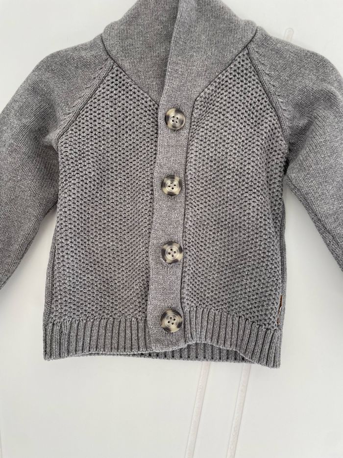 Gilet gris 18 mois - photo numéro 2