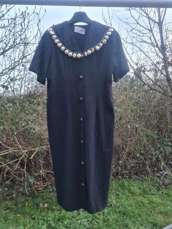 Robe vintage Essence noir T 42 avec miroir de sorcière convexe