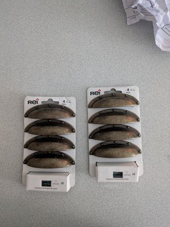 8 Poignées de meubles cup cuivrées