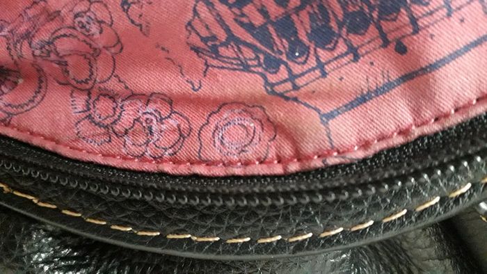 Sac à main Lancel en cuir noir - photo numéro 17