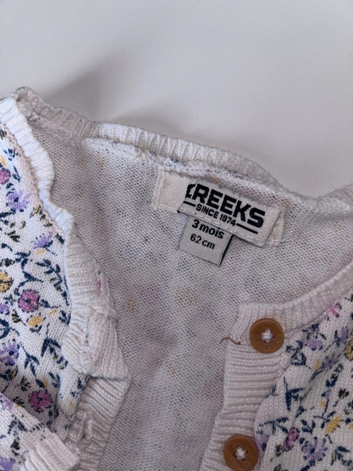 Gilet fleuri 3 mois - photo numéro 3