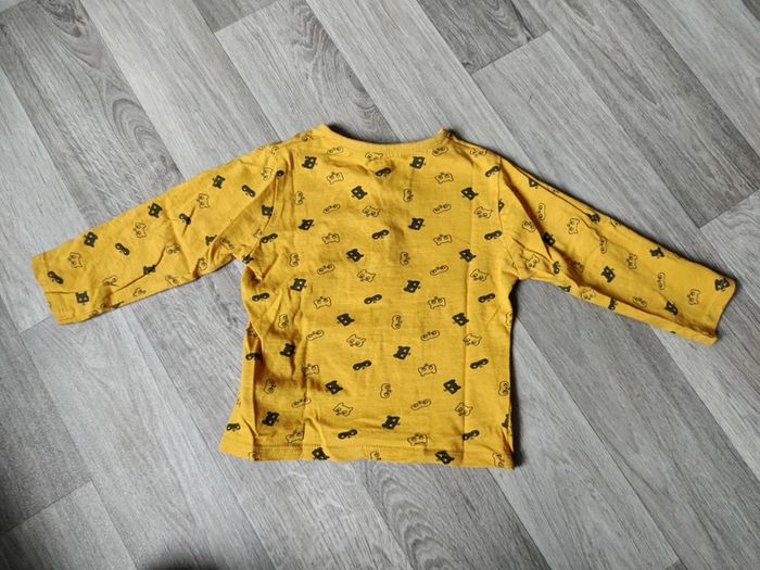 Tee-shirt manches longues taille 18 mois - photo numéro 2