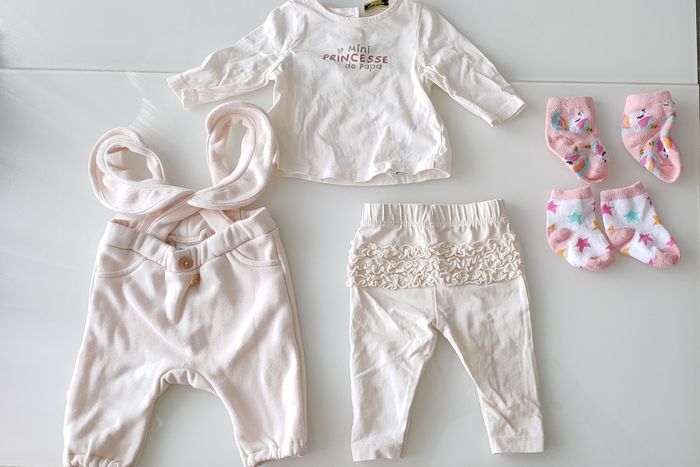 Lot bébé fille 1 mois