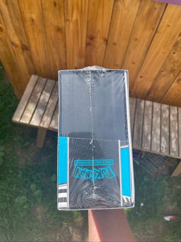 ETB Pokémon 10.5 Foudre Noire - Parfait État - photo numéro 10