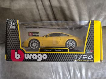 Voiture bburago porsche 911 carrera 1:24 jaune neuve 