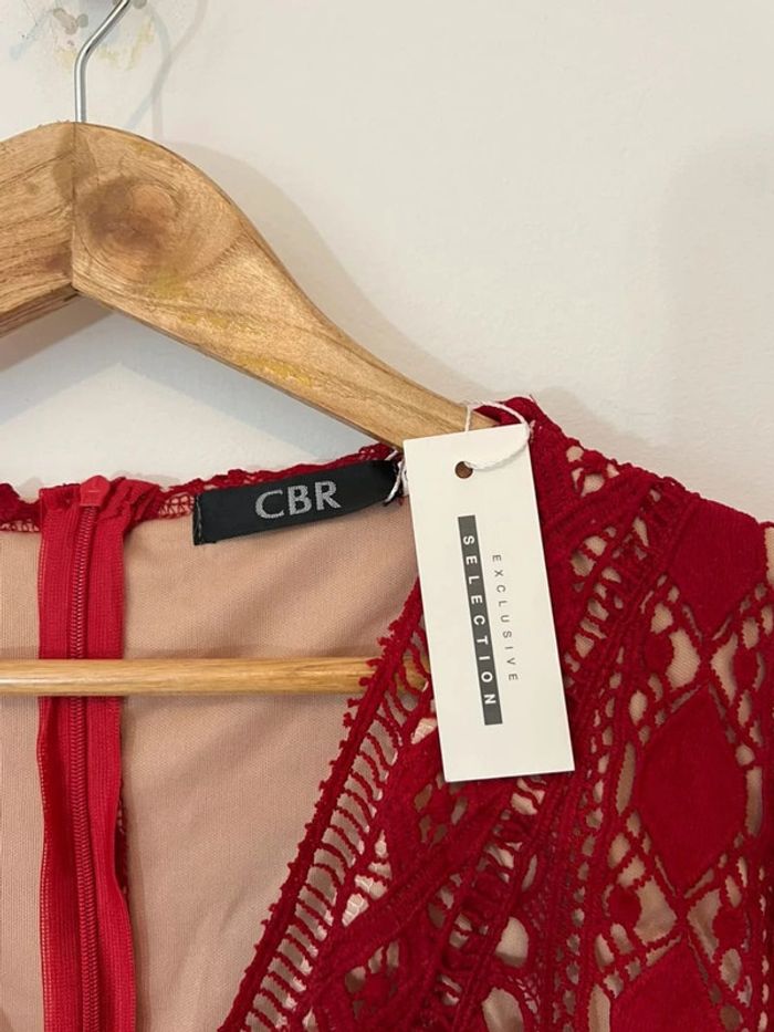 Robe rouge brodée - photo numéro 6