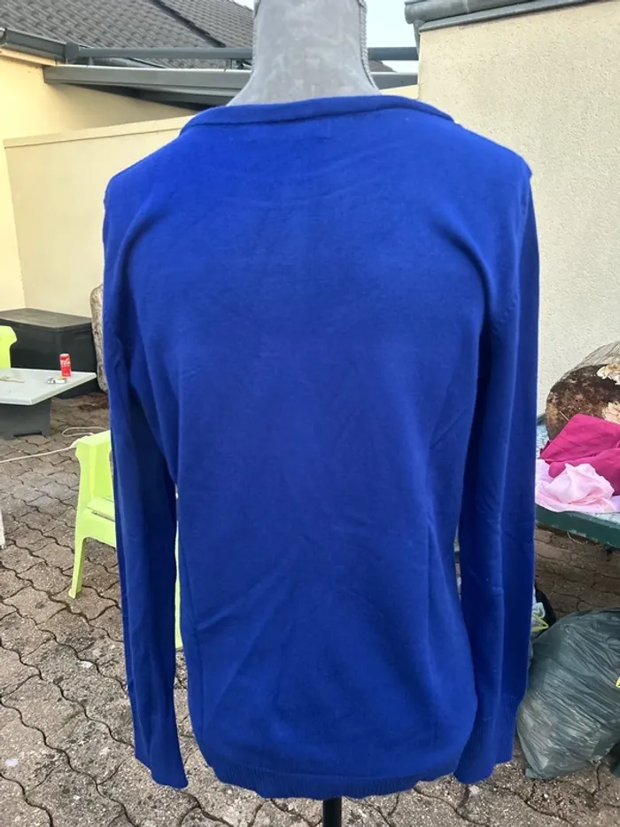 Pull bleu - photo numéro 3