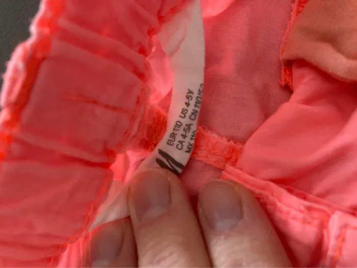 Short h&m 4-5 ans en très bon état - photo numéro 2