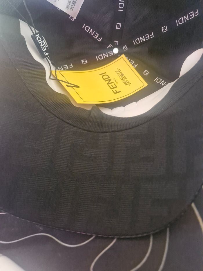 Casquette fendi noir - photo numéro 4