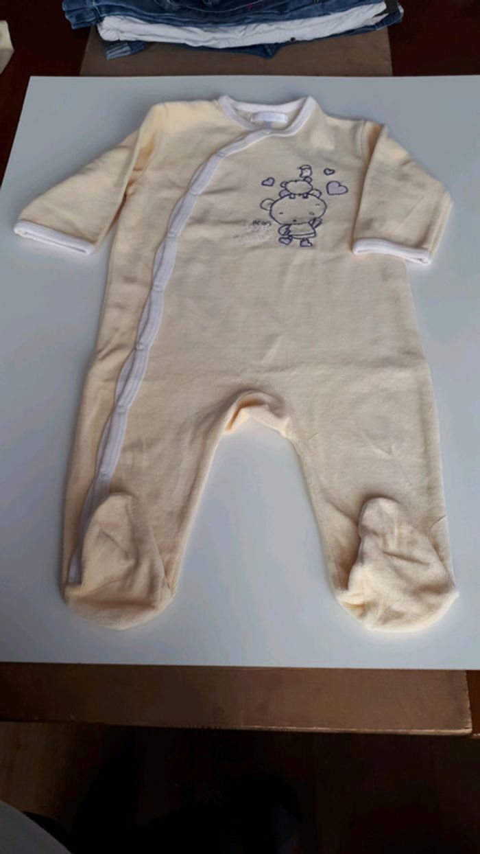 *Grenouillère jaune 9 mois