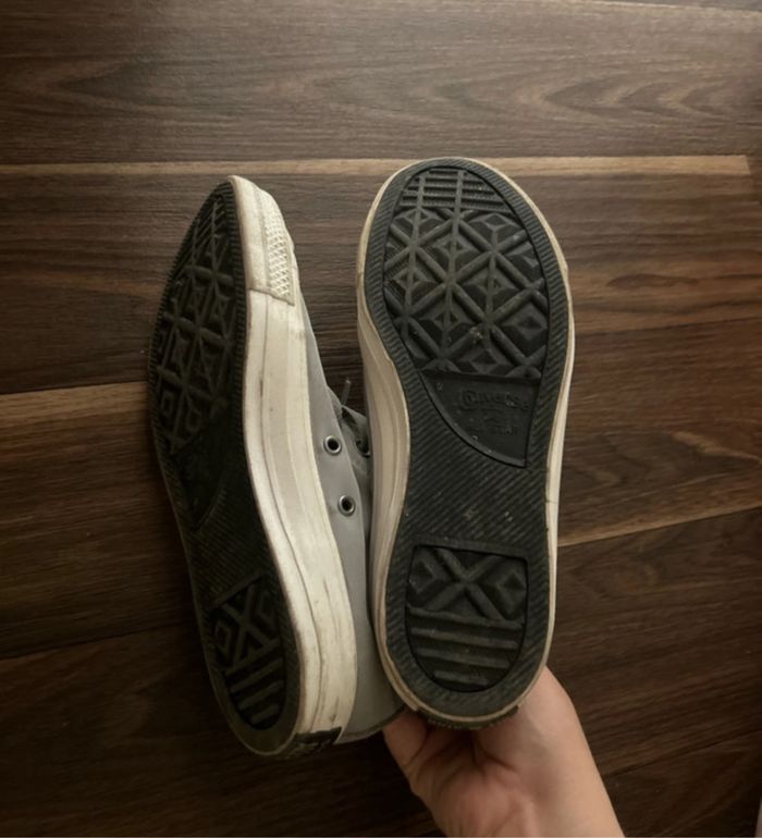 Converse grise - photo numéro 3