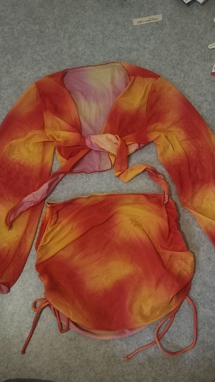 Maillot de bain et paréo orange - photo numéro 3