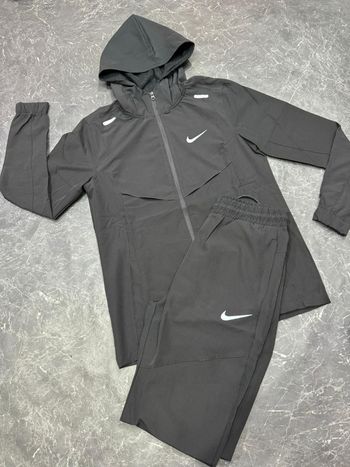 Ensemble Nike et under Armour