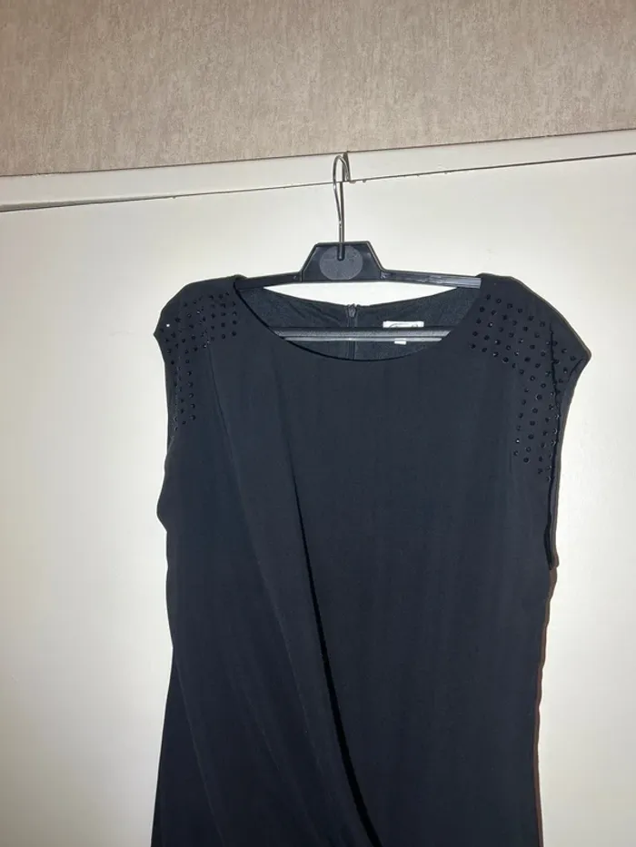 Robe noire formul - photo numéro 2