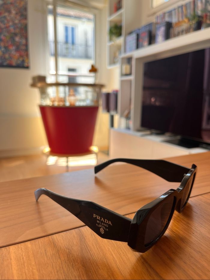 Lunettes de soleil noir Prada - photo numéro 3