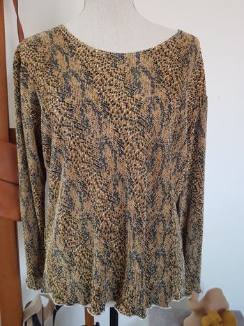 Haut manches longues doré et noir motif serpent. Niki Paris. T4 (44). aisselles 56cm, haut 58cm.