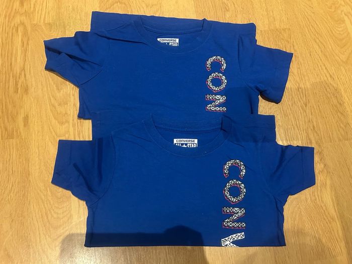 2 t-shirts identiques