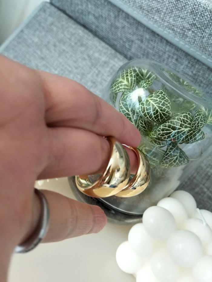 Créoles larges dorées en C en acier inoxydable - photo numéro 4