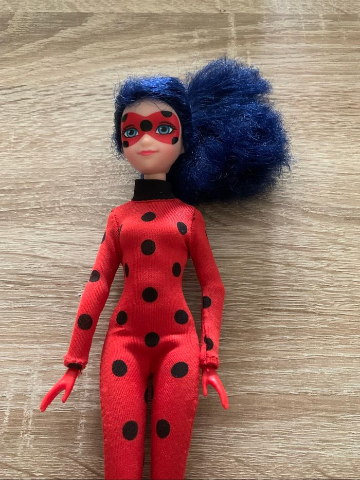 Poupée lady bug miraculous - photo numéro 2