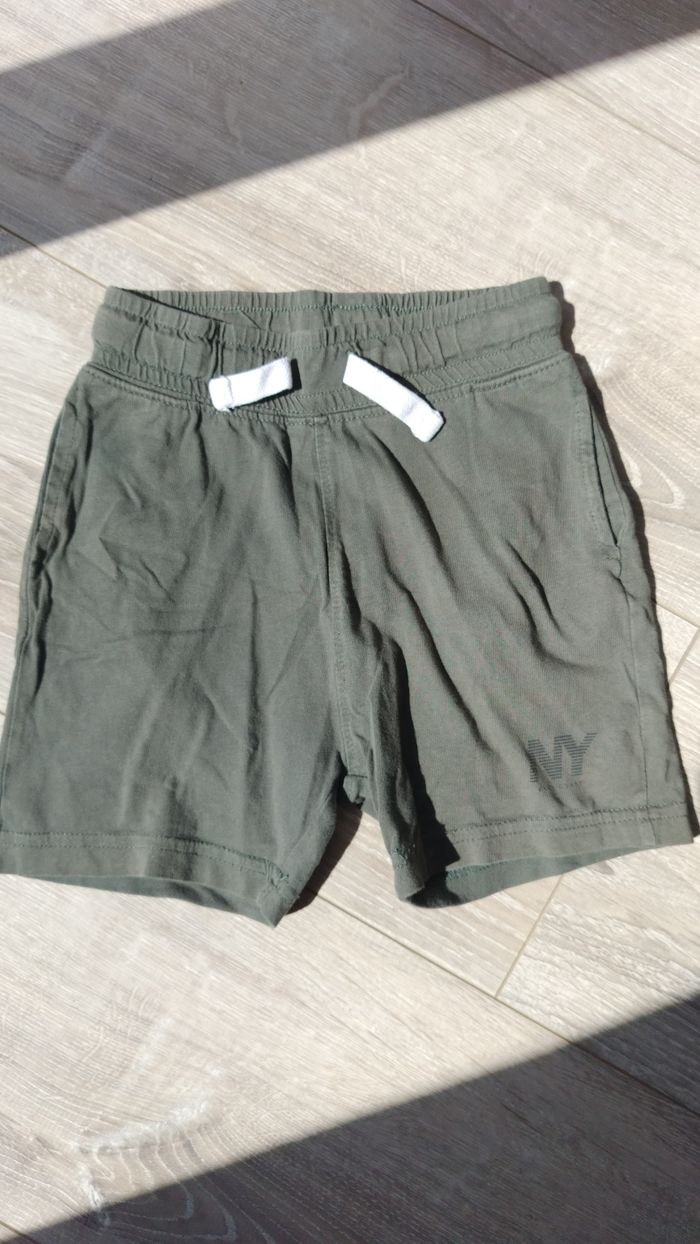 Short kaki