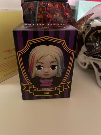 Figurine enid de mercredi