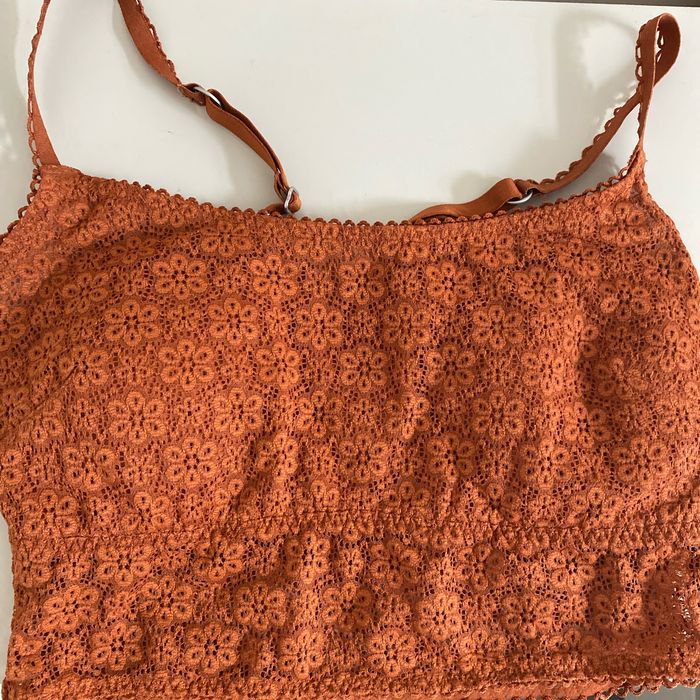 Brassière en dentelle fleurie marron