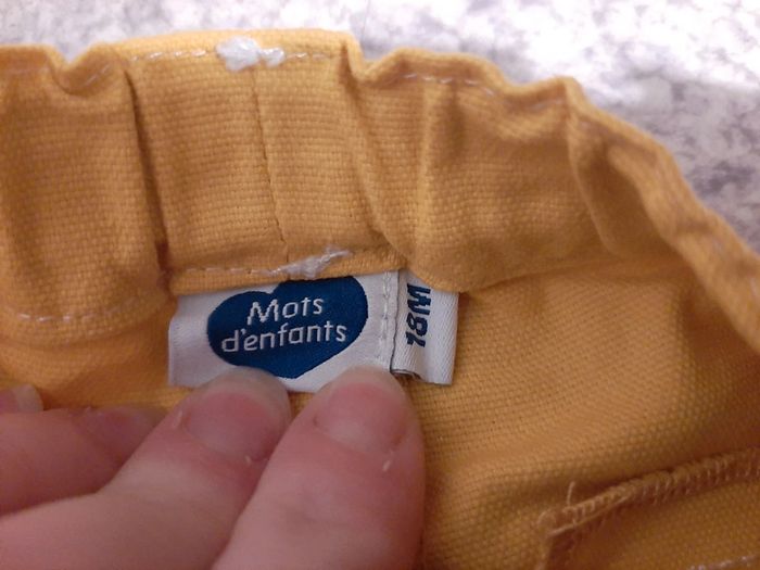 Short jaune - photo numéro 8