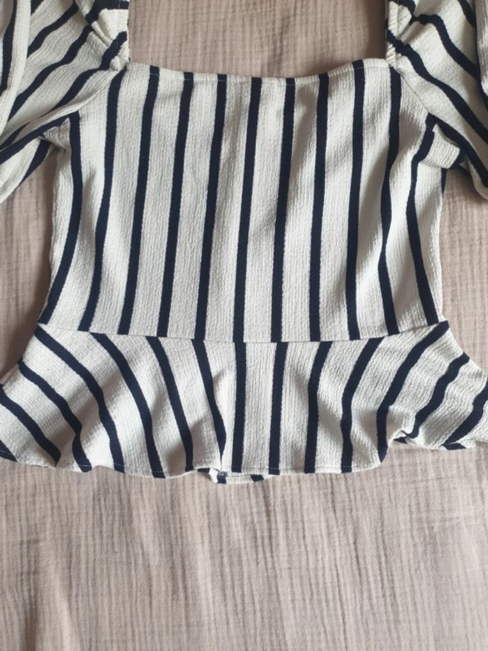 Blouse rayée épaules très sympa - photo numéro 7