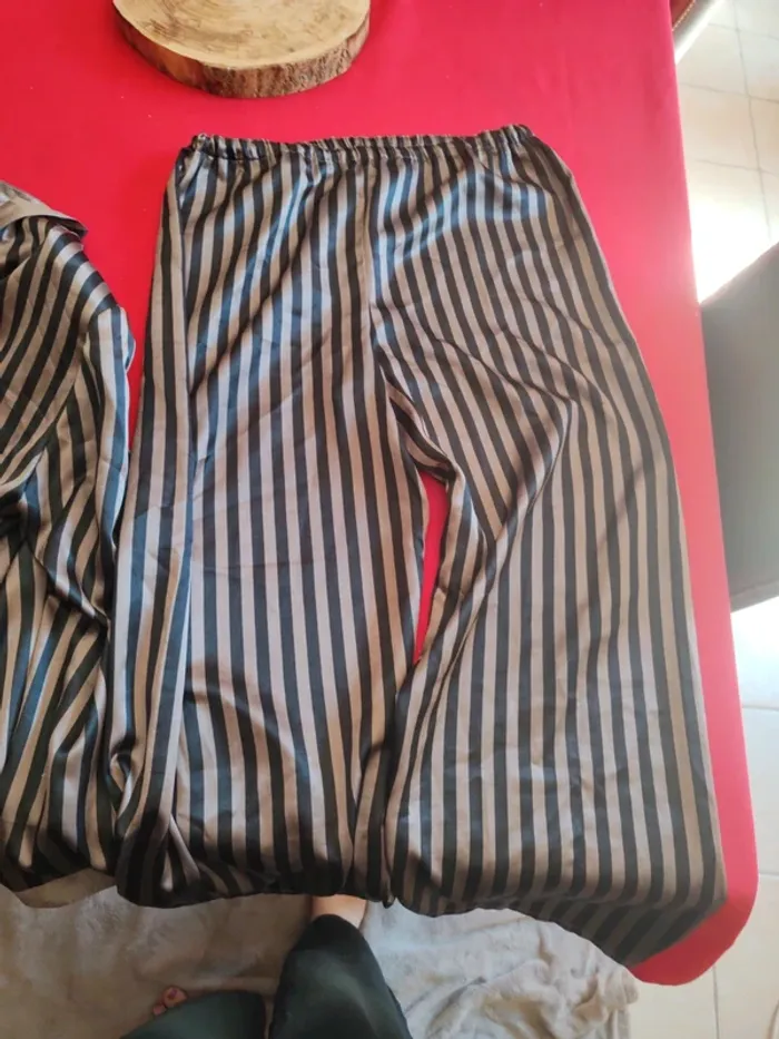 Ensemble de pyjama taille m - photo numéro 7