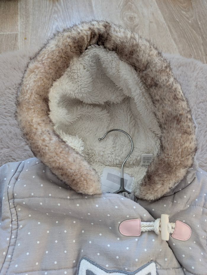 Combinaison pilote fille 3-6 mois OBAÏBI – grise à pois blancs – capuche fourrée – motif chat – TBE - photo numéro 6