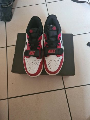 Baskets Nike Jordan neuves pointure 40