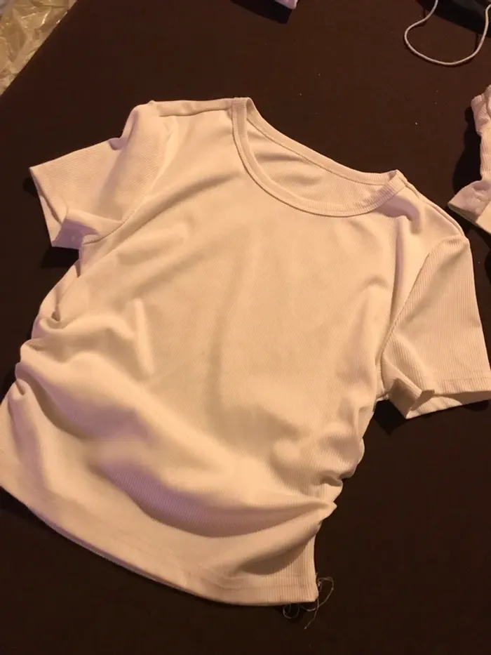 2 hauts manches courtes t-shirt xs - photo numéro 3