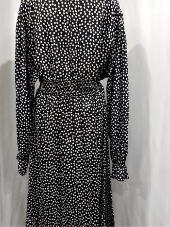 Robe maxi noire et blanche grande taille 48 col V, manches longues, élégante