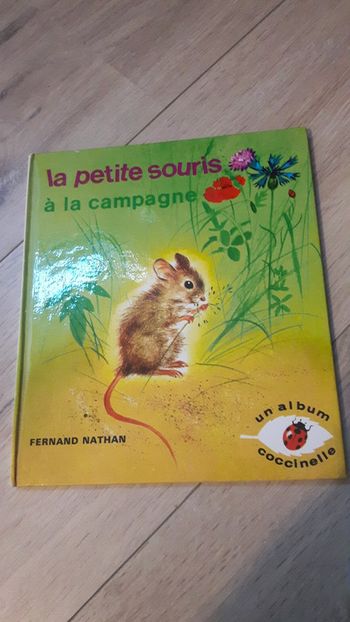 La petit souris à la campagne livre vintage