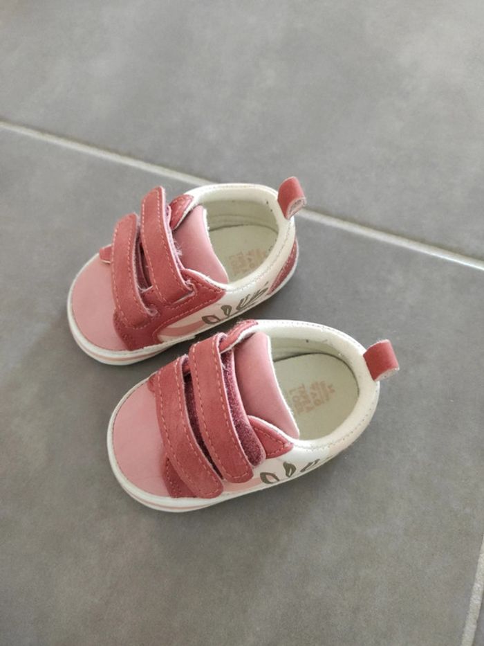 Chaussures bébé 3-6 mois - photo numéro 2