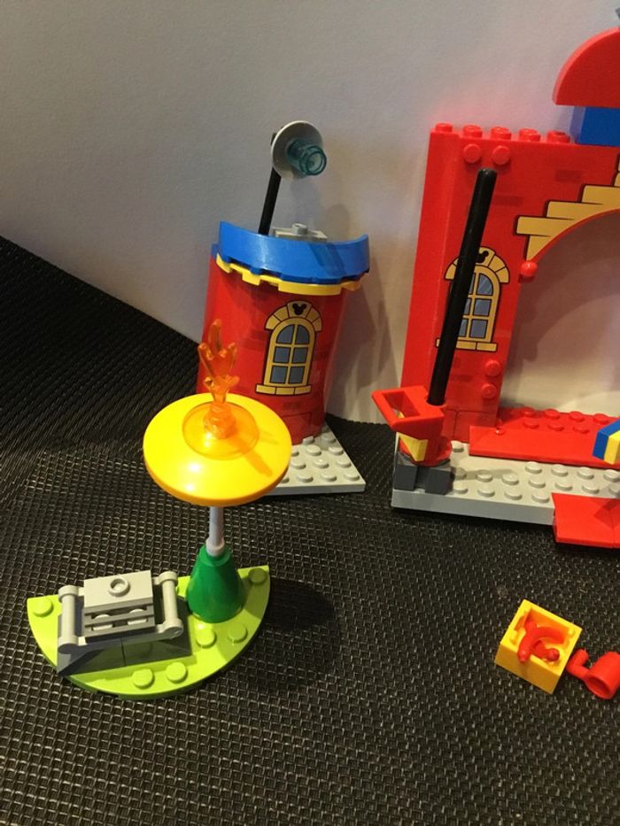 Lego lot 10776 non complet la caserne de pompiers de Mickey Mouse - photo numéro 2