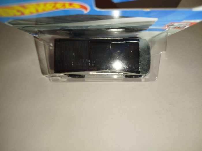 Hot Wheels Tesla Cybertruck 2024 - photo numéro 6