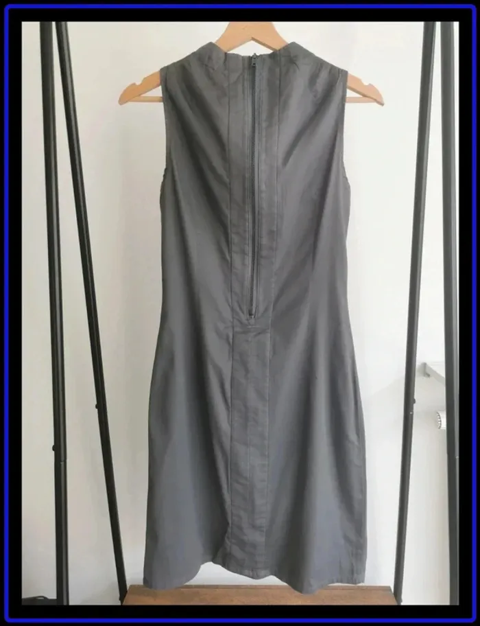 Robe chic grise - photo numéro 4