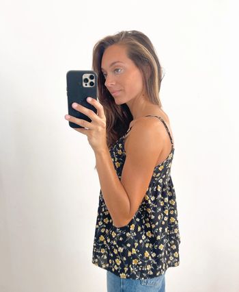 🌟 Débardeur noir blanc et jaune à fleurs