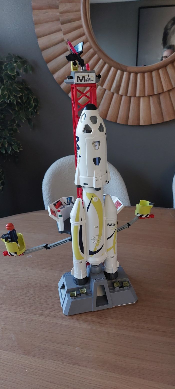 Fusée et plateforme de lancement Playmobil - photo numéro 9
