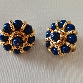 Clips d'oreilles vintage en métal doré et perle bleu