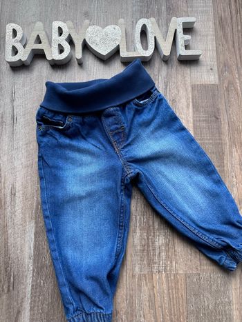- Jeans H&M         - 12 mois - Très bon état 