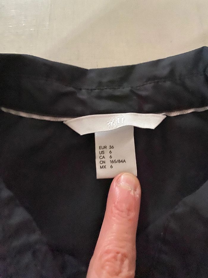 Chemise H&M taille 36 noire stretch cintré manches longues - photo numéro 7