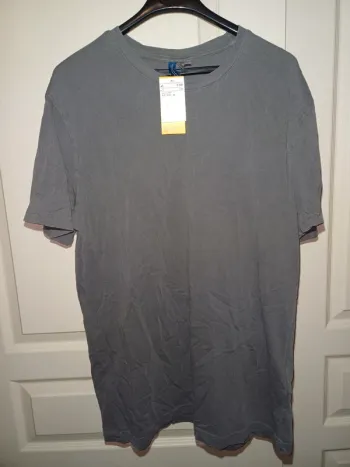 T-shirt Divided