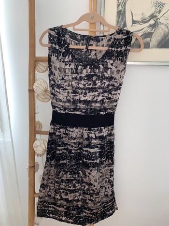 Magnifique robe Naf Naf 100% soie T34