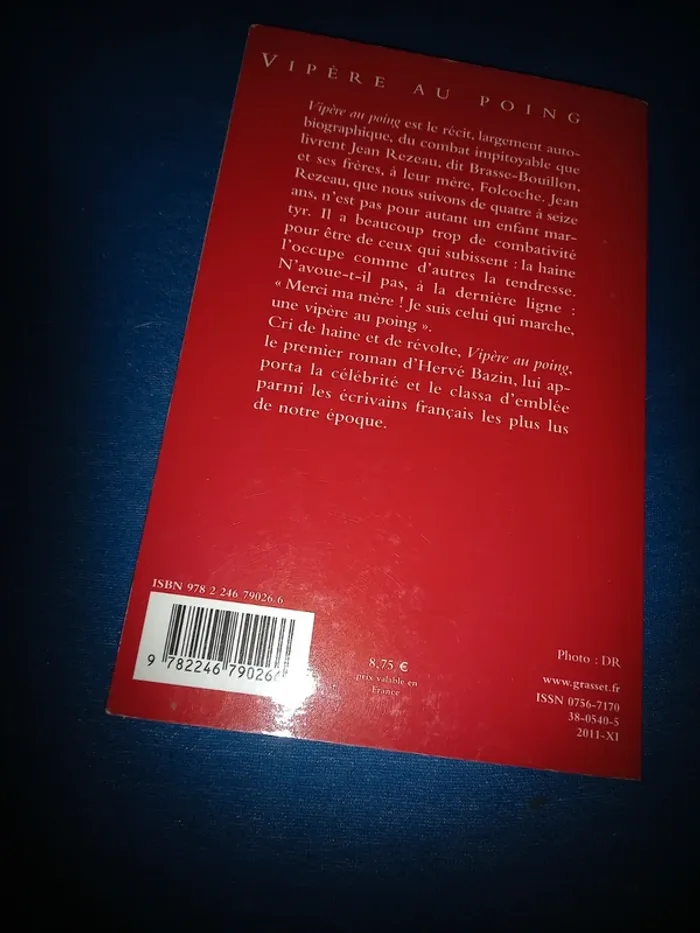 Livre bazin vipère au poing - photo numéro 2