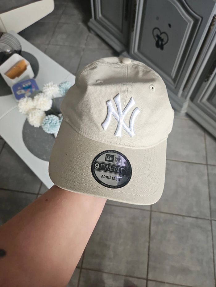 Jolie casquette neuve - photo numéro 2