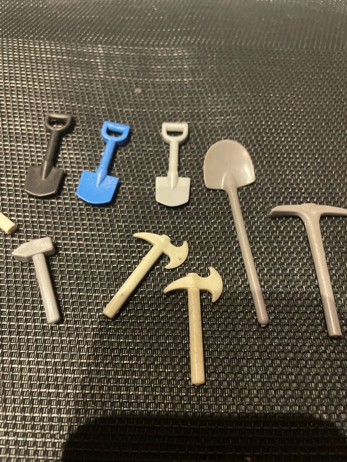 Playmobil lot outils pelles pioches marteaux haches jardin chantier ouvriers accessoires - photo numéro 3