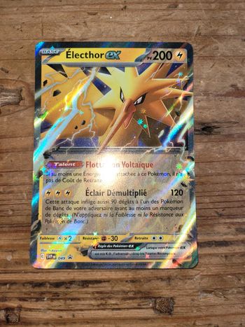 Vends carte pokemon electhor ex 049 151