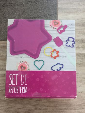 Vend lot pour gâteau avec moule et emporte pièce
Neuf